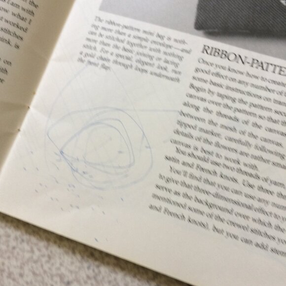 Plastic Canvas Craft Stitchery Books Bundle of 2 - Picture 6 of 13